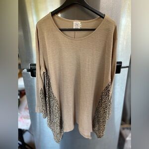 Grace & Emma, 2X TAN WITH ANIMAL PRINT ACCENT ON LONG SLEEVES & other‎ areas